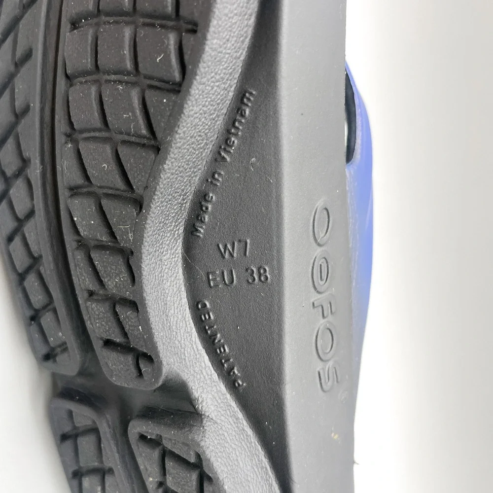 Oofos Womens 7 OOlala Recovery Shoes Thong Sandals Blue Black Yoga Beach Comfort